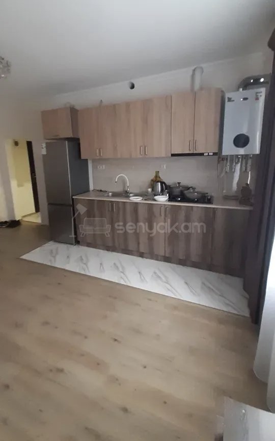 2 Սենյականոց Բնակարան Քարե Շենքում, 48քմ, 2/5 հարկ, Նորմալ Վիճակում, Կահավորված