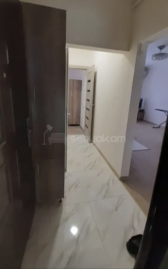2 Սենյականոց Բնակարան Քարե Շենքում, 48քմ, 2/5 հարկ, Նորմալ Վիճակում, Կահավորված