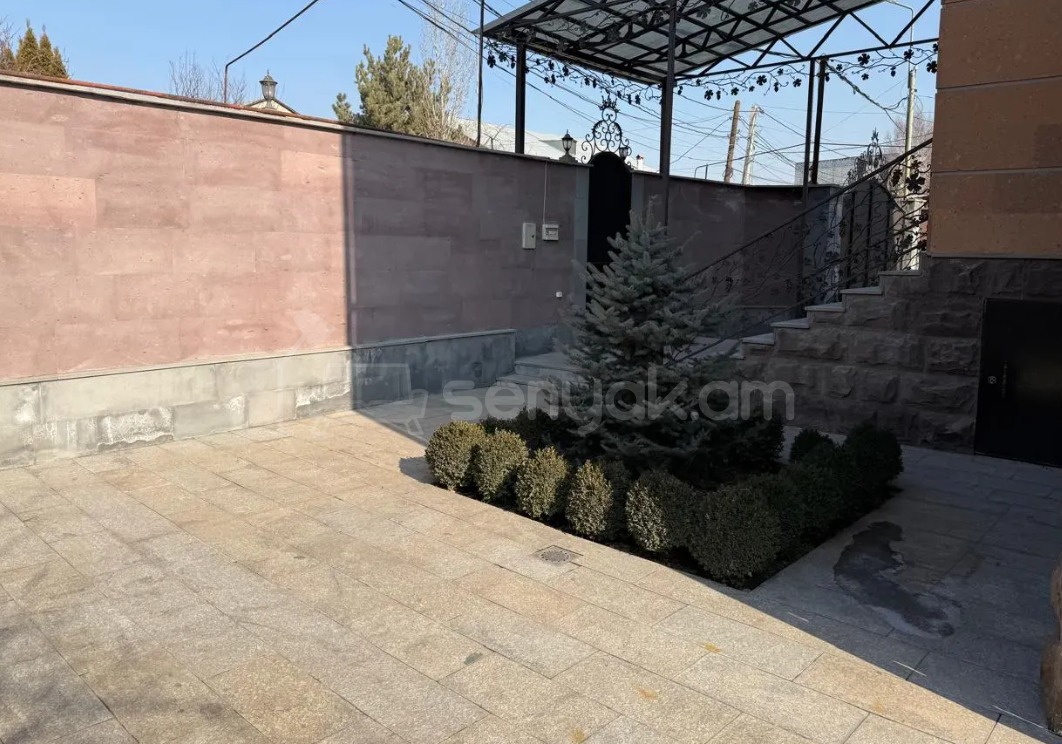 7 Սենյականոց Շքեղ Առանձնատուն, 495քմ