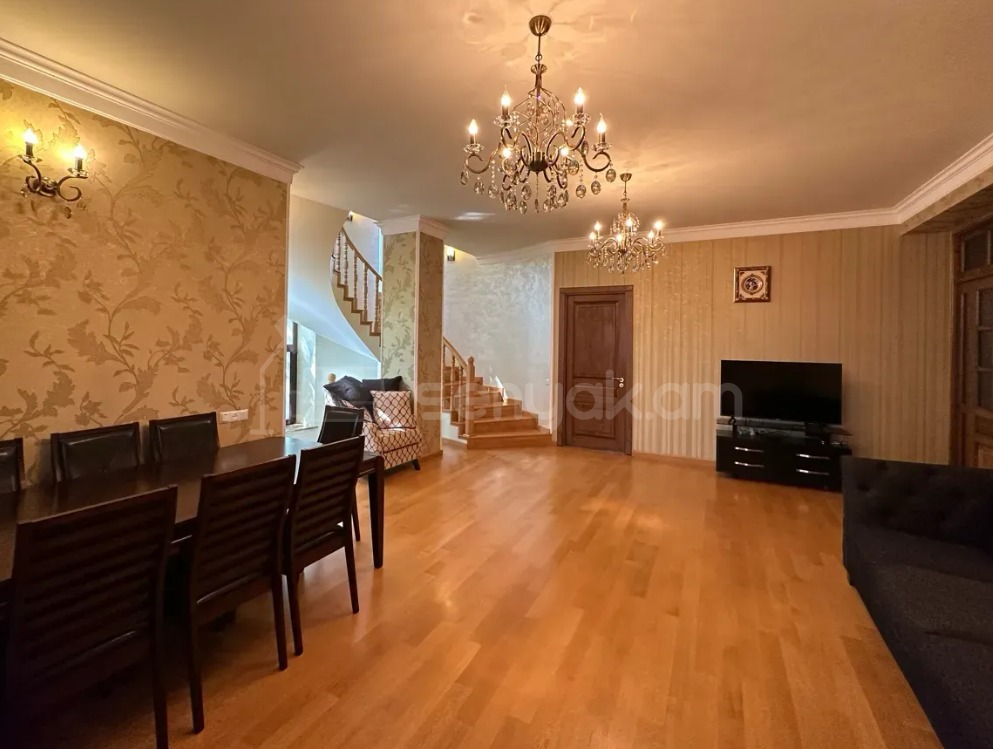 8 Սենյականոց Շքեղ Առանձնատուն, 466քմ