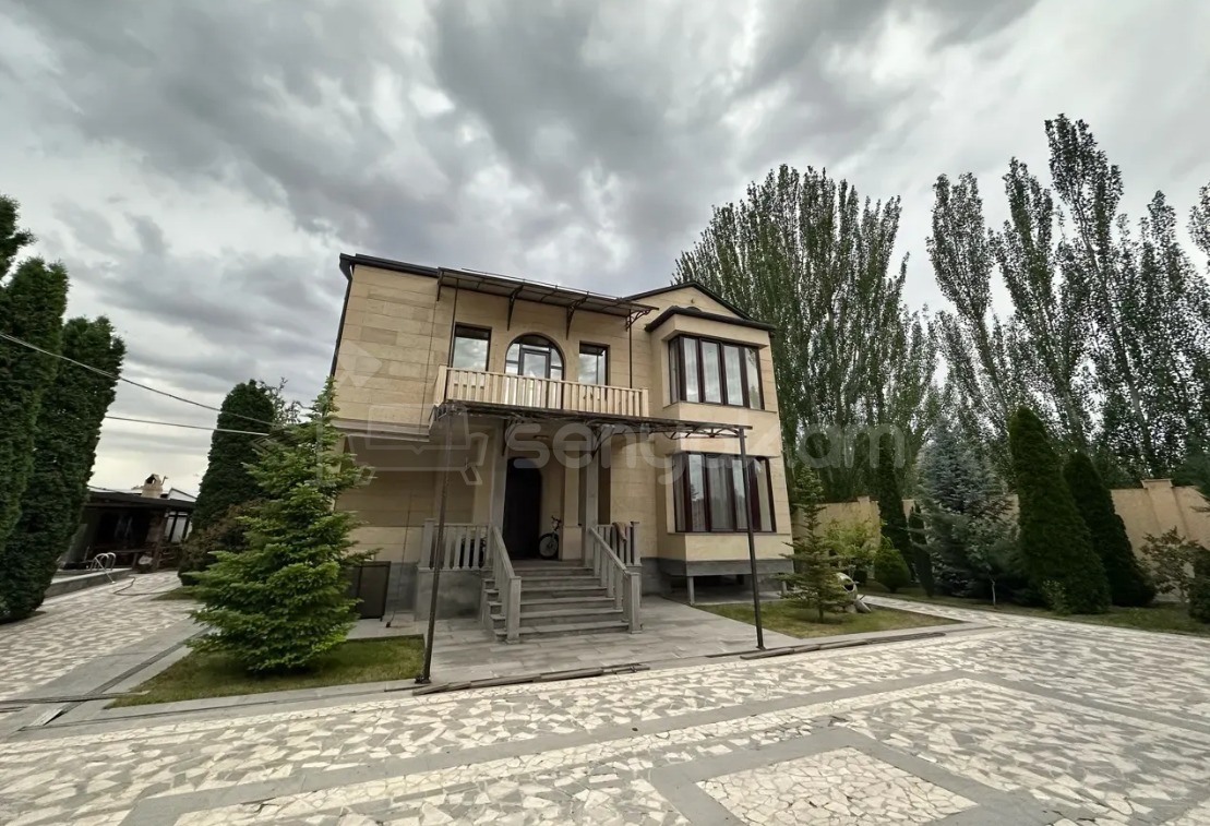 8 Սենյականոց Շքեղ Առանձնատուն, 466քմ