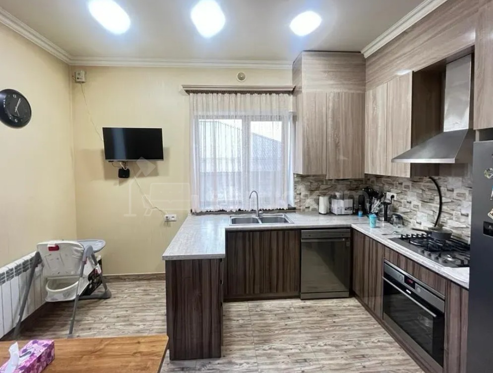 4 Սենյականոց Սեփական Տուն, 125քմ, Կապիտալ Վերանորոգված