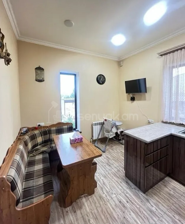 4 Սենյականոց Սեփական Տուն, 125քմ, Կապիտալ Վերանորոգված