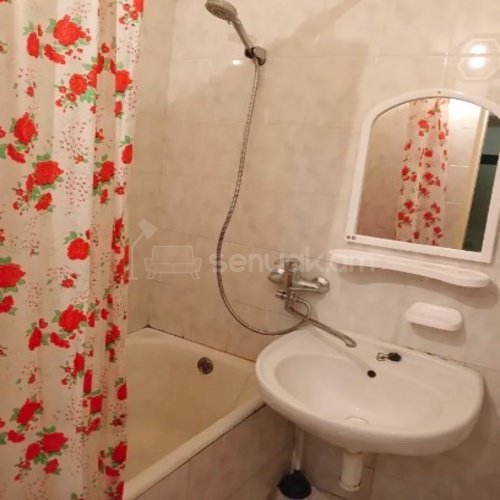 1 Սենյականոց Բնակարան Քարե Շենքում, 47քմ, 4/5 հարկ, Կոսմետիկ Վերանորոգված, Կահավորված, Արևկող