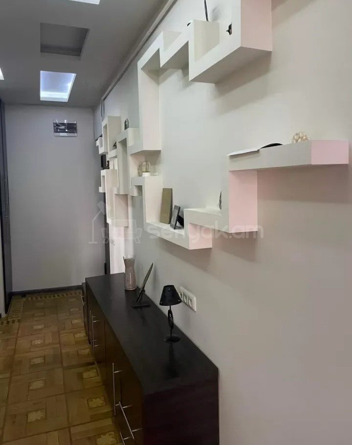 4 Սենյականոց Բնակարան, 63քմ, 9/9 հարկ, Կապիտալ Վերանորոգված