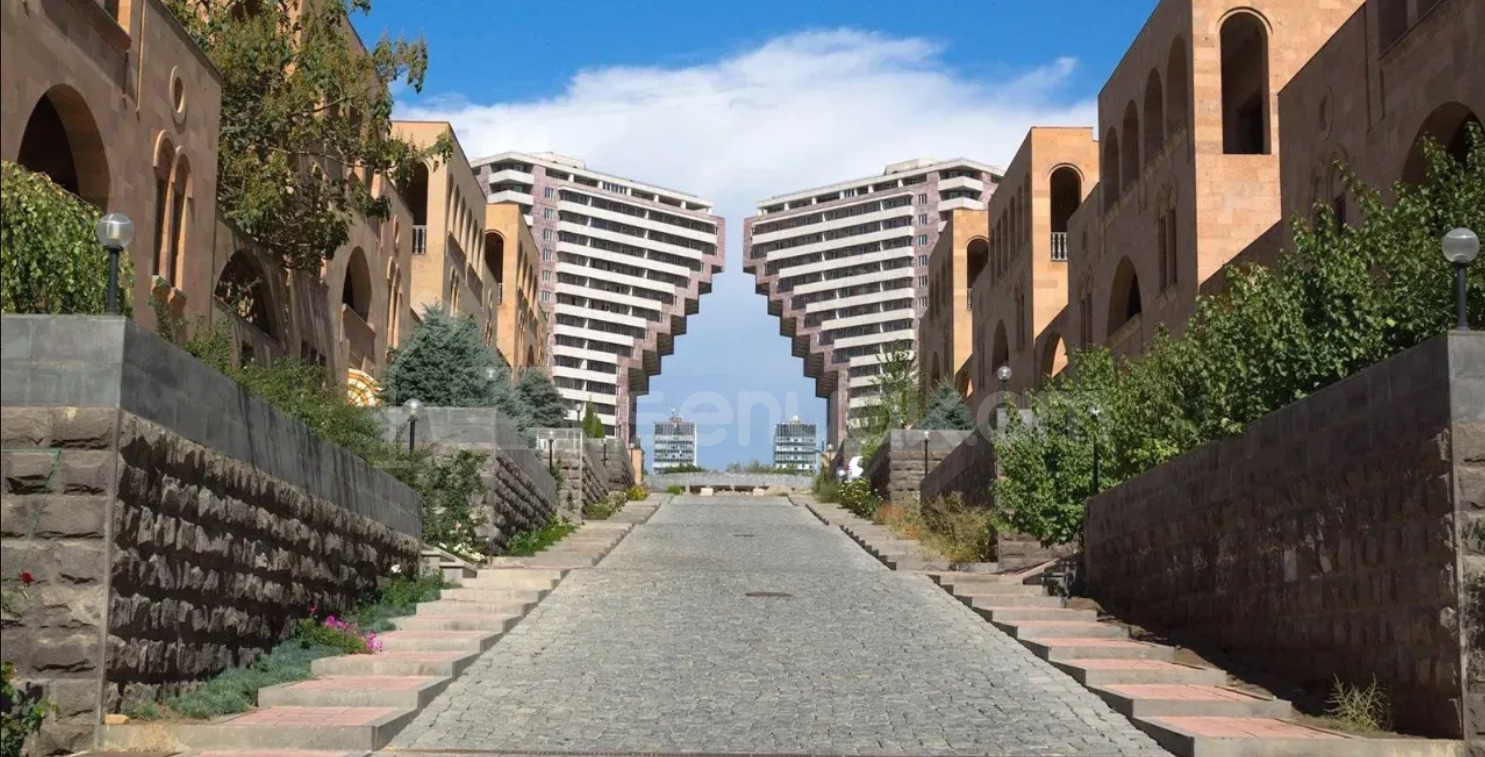3 Սենյականոց Բնակարան, 112քմ, 13/16 հարկ, Կապիտալ Վերանորոգված