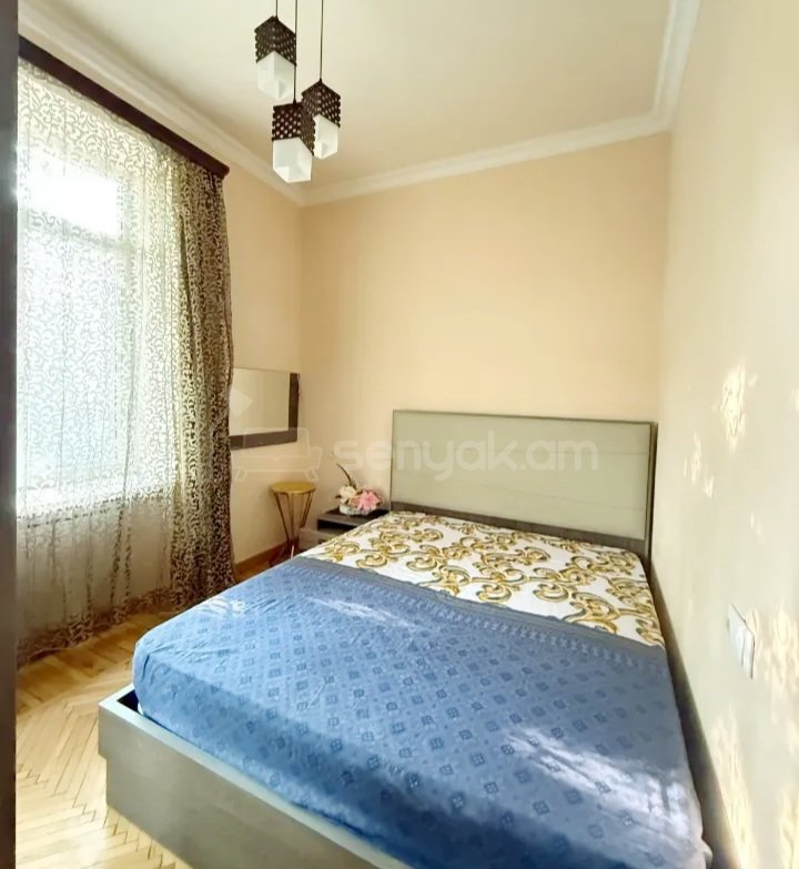 3 Սենյականոց Բնակարան Քարե Շենքում, 60քմ, 2/4 հարկ, Կապիտալ Վերանորոգված, Կահավորված, Արևկող
