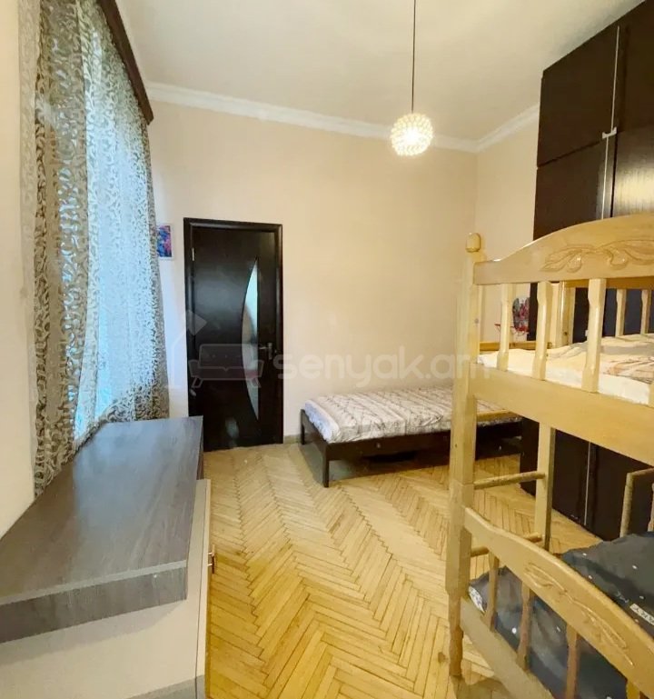 3 Սենյականոց Բնակարան Քարե Շենքում, 60քմ, 2/4 հարկ, Կապիտալ Վերանորոգված, Կահավորված, Արևկող