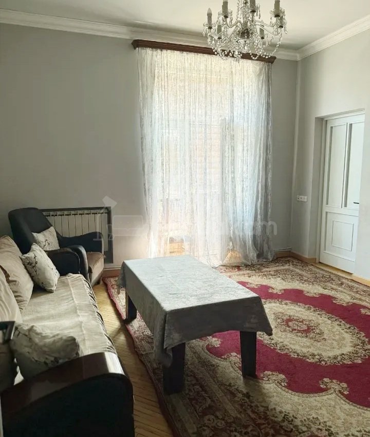 3 Սենյականոց Բնակարան Քարե Շենքում, 60քմ, 2/4 հարկ, Կապիտալ Վերանորոգված, Կահավորված, Արևկող