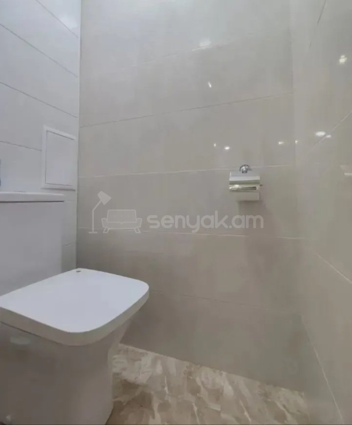 2 Սենյականոց Բնակարան Քարե Շենքում, 45քմ, 3/5 հարկ, Դիզայներական Վերանորոգված