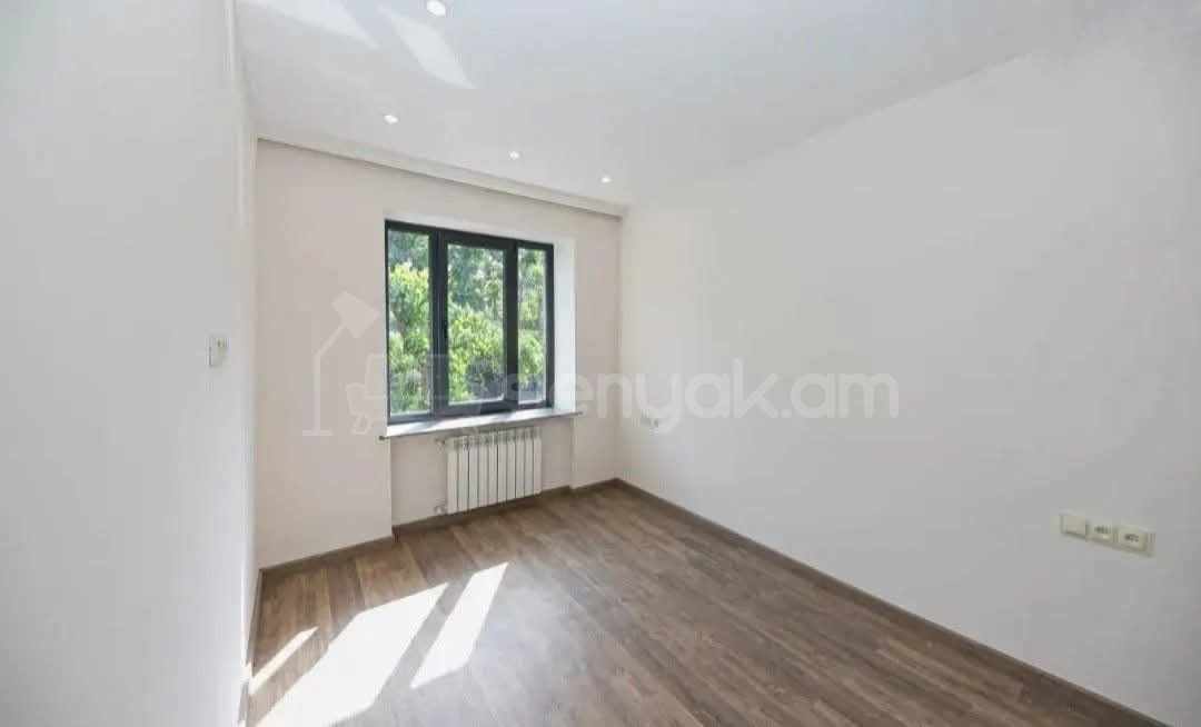 3 Սենյականոց Բնակարան Քարե Շենքում, 78քմ, 3/5 հարկ, Դիզայներական Վերանորոգված