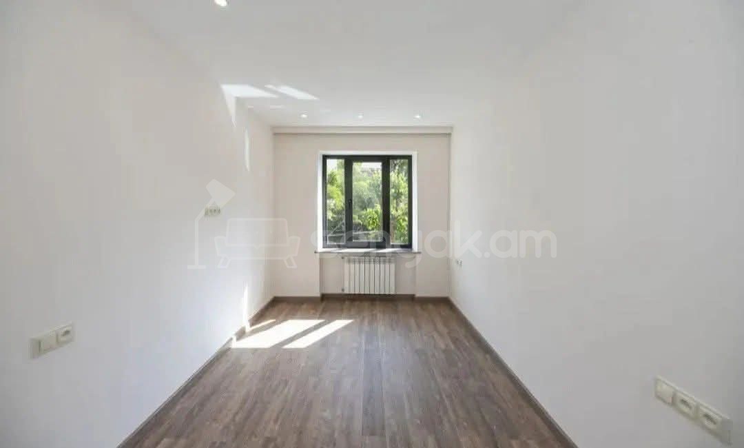 3 Սենյականոց Բնակարան Քարե Շենքում, 78քմ, 3/5 հարկ, Դիզայներական Վերանորոգված