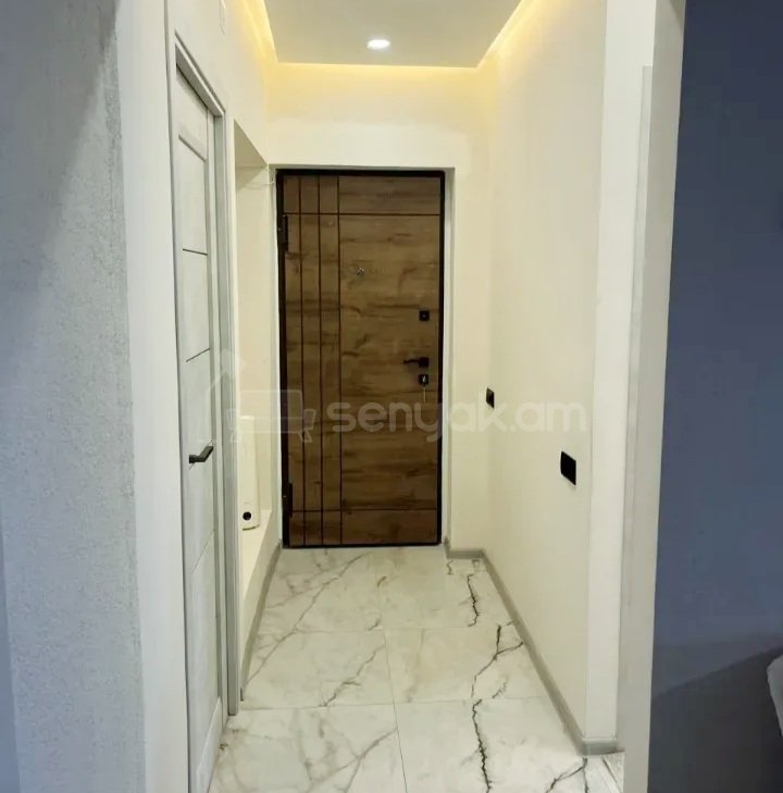 3 Սենյականոց Բնակարան Քարե Շենքում, 70քմ, 4/4 հարկ, Կապիտալ Վերանորոգված