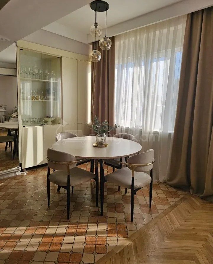 3 Սենյականոց Բնակարան, 100քմ, 6/10 հարկ, Կապիտալ Վերանորոգված