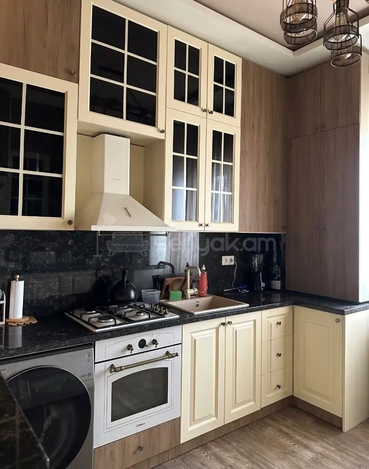 3 Սենյականոց Բնակարան Նորակառույցում, 101քմ, 3/4 հարկ, Դիզայներական Վերանորոգված