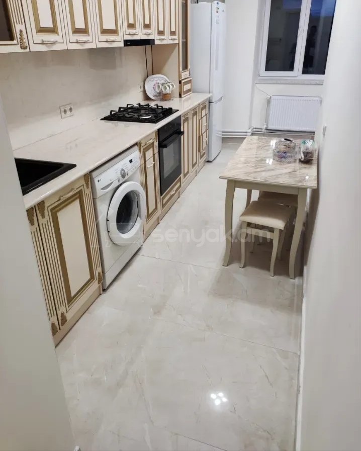 3 Սենյականոց Բնակարան Քարե Շենքում, 78քմ, 8/9 հարկ, Դիզայներական Վերանորոգված, Կահավորված