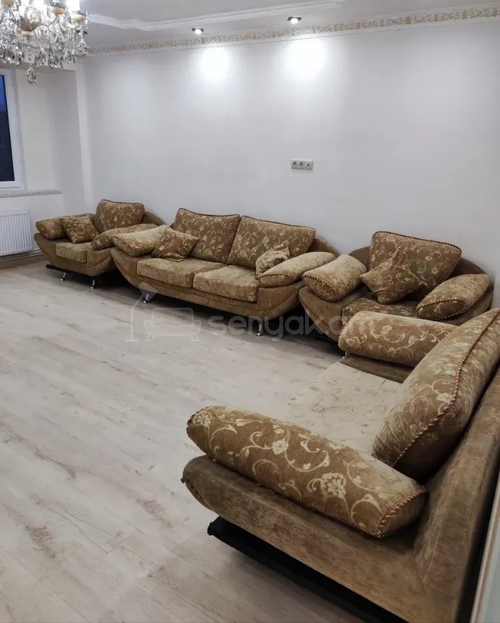 3 Սենյականոց Բնակարան Քարե Շենքում, 78քմ, 8/9 հարկ, Դիզայներական Վերանորոգված, Կահավորված
