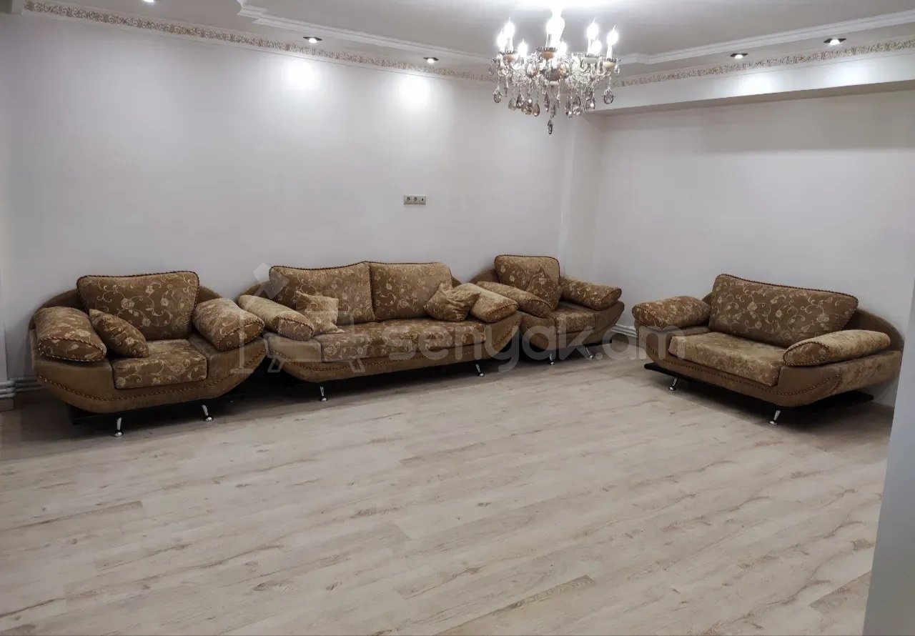 3 Սենյականոց Բնակարան Քարե Շենքում, 78քմ, 8/9 հարկ, Դիզայներական Վերանորոգված, Կահավորված