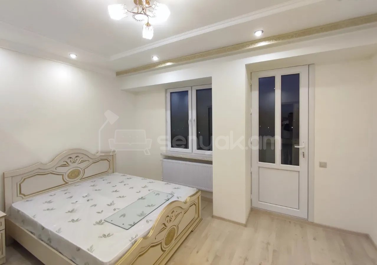 3 Սենյականոց Բնակարան Քարե Շենքում, 78քմ, 8/9 հարկ, Դիզայներական Վերանորոգված, Կահավորված