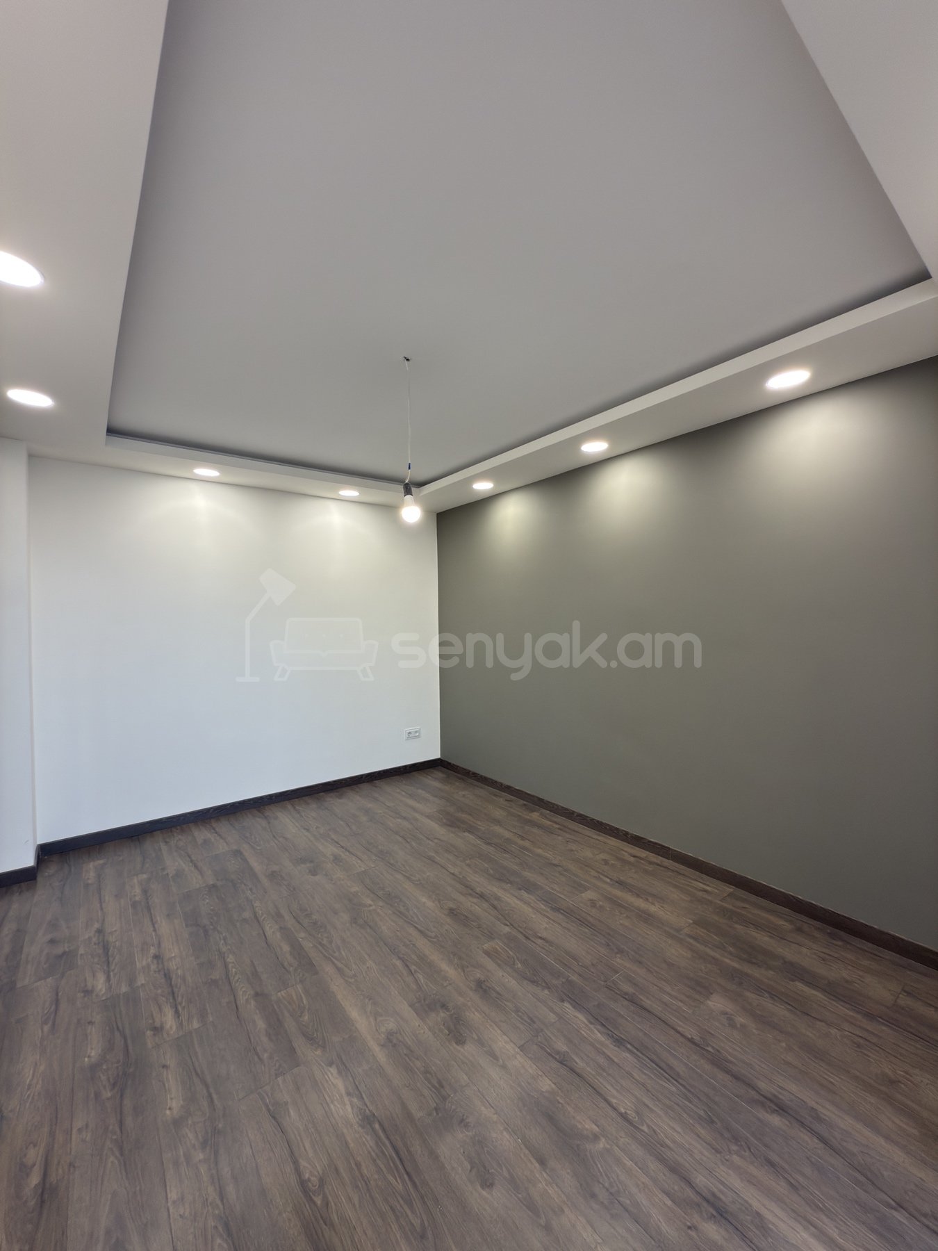 2 Սենյականոց Բնակարան, 42քմ, 9/9 հարկ, Կապիտալ Վերանորոգված