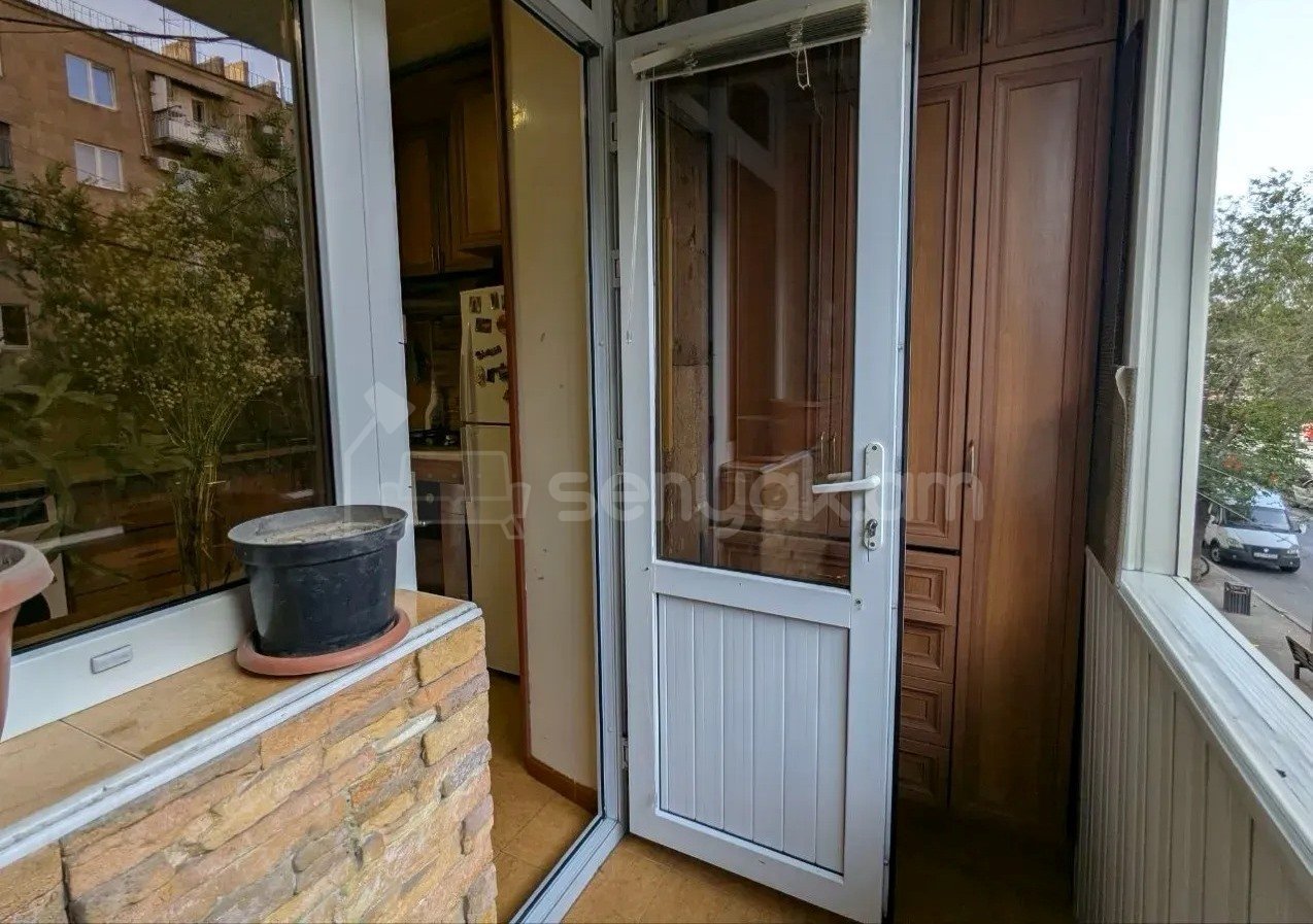 2 Սենյականոց Բնակարան Քարե Շենքում, 58քմ, 2/5 հարկ, Կապիտալ Վերանորոգված, Կահավորված, Արևկող