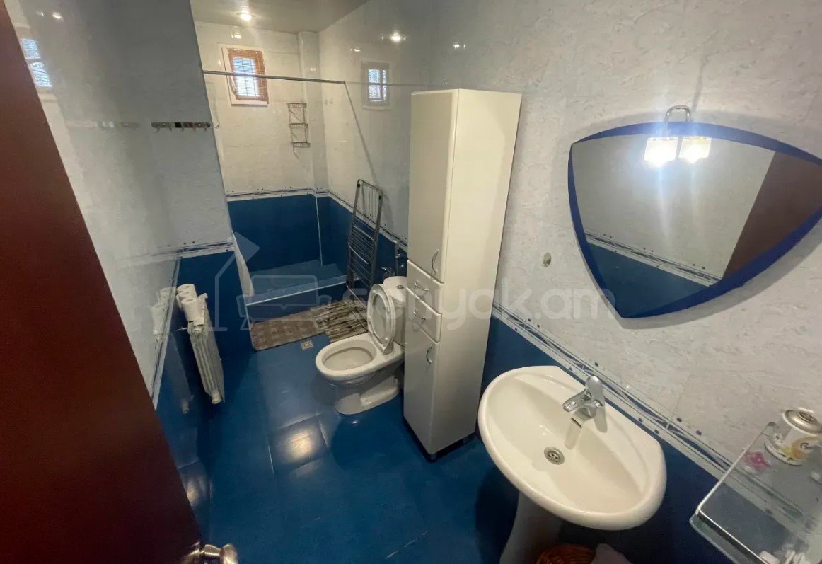 2 Սենյականոց Բնակարան Քարե Շենքում, 50քմ, 2/4 հարկ, Կապիտալ Վերանորոգված, Կահավորված