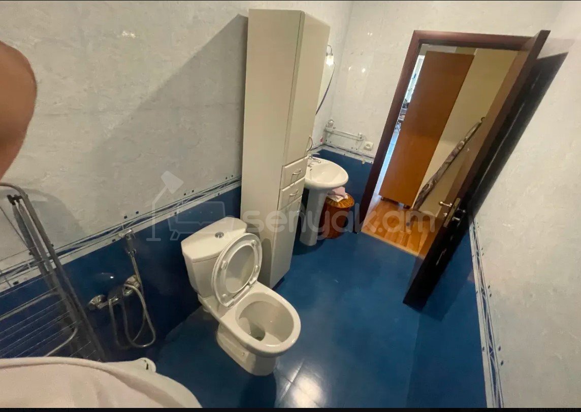 2 Սենյականոց Բնակարան Քարե Շենքում, 50քմ, 2/4 հարկ, Կապիտալ Վերանորոգված, Կահավորված
