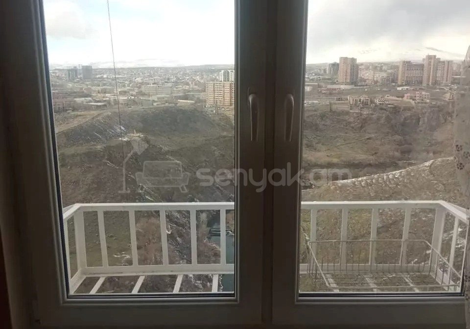 1 Սենյականոց Բնակարան, 53քմ, 12/14 հարկ, Կոսմետիկ Վերանորոգված