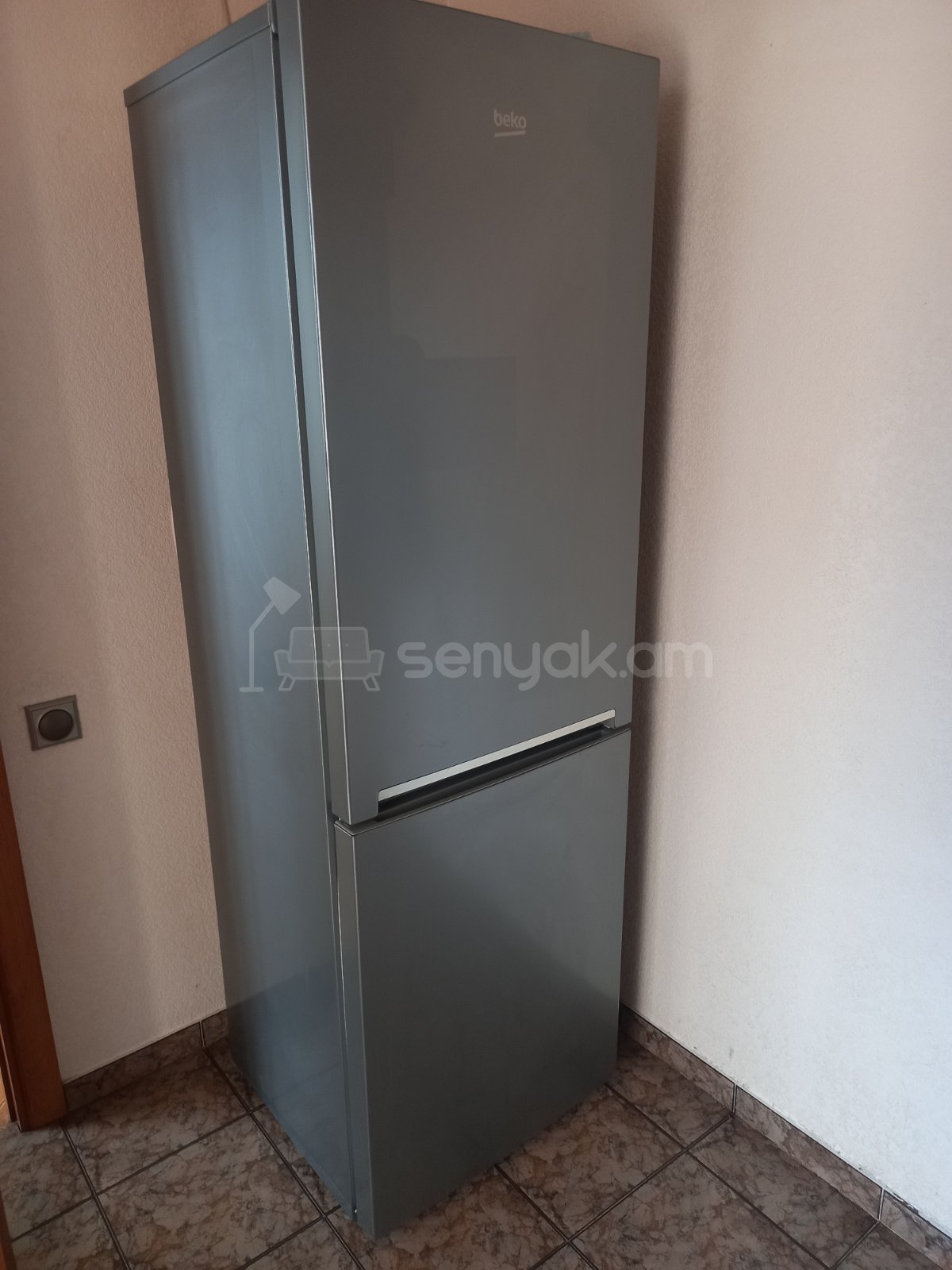 2 Սենյականոց Բնակարան Քարե Շենքում, 65քմ, 3/5 հարկ, Կապիտալ Վերանորոգված, Կահավորված, Արևկող