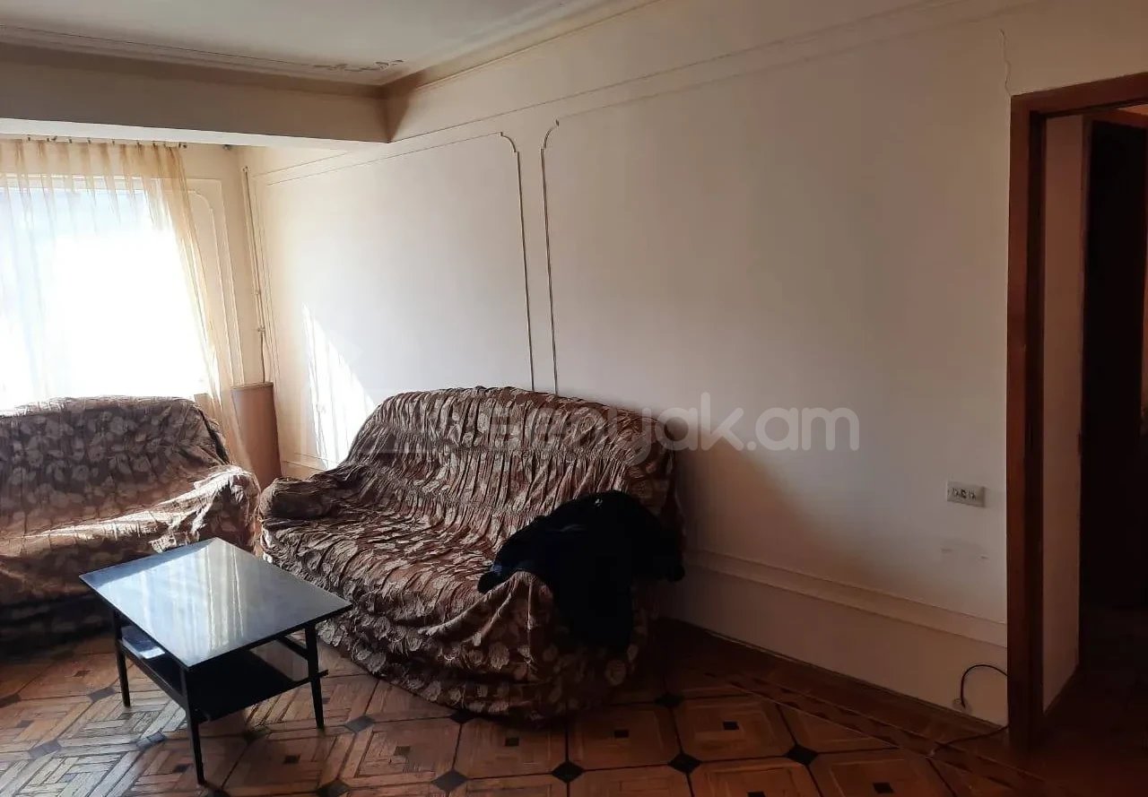 1 Սենյականոց Բնակարան Քարե Շենքում, 48քմ, 3/5 հարկ, Կոսմետիկ Վերանորոգված, Կահավորված