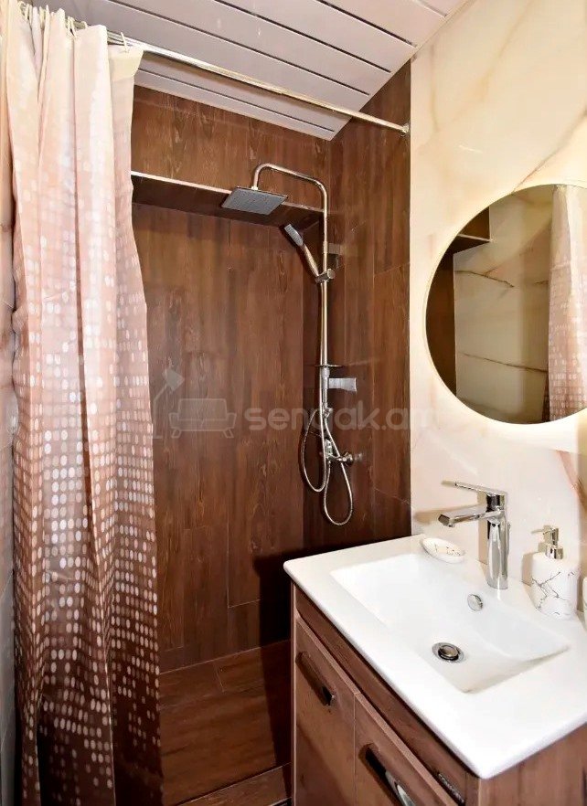 2 Սենյականոց Բնակարան Քարե Շենքում, 35քմ, 3/5 հարկ, Կապիտալ Վերանորոգված, Կահավորված, Արևկող