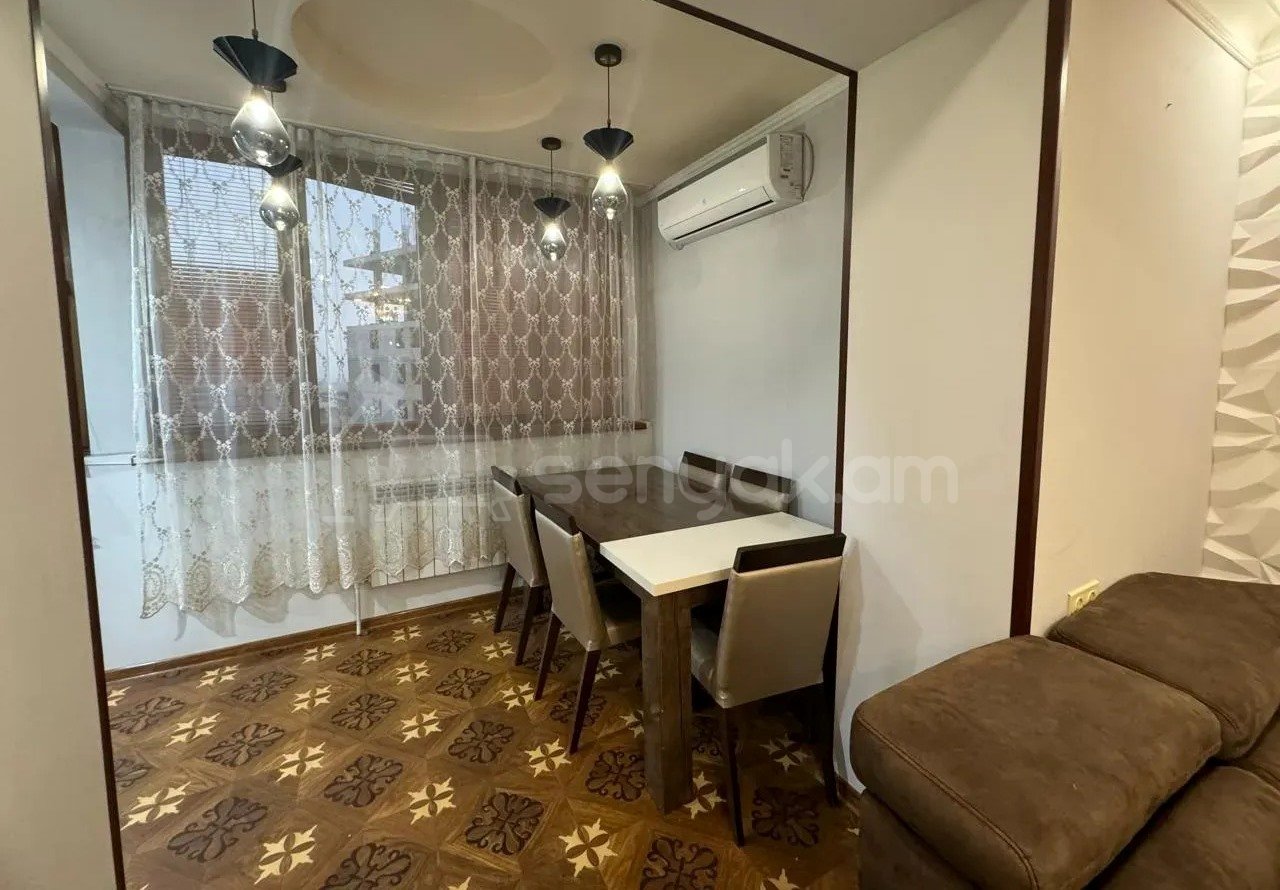 5 Սենյականոց Բնակարան Քարե Շենքում, 127քմ, 4/5 հարկ, Դիզայներական Վերանորոգված, Կահավորված, Արևկող