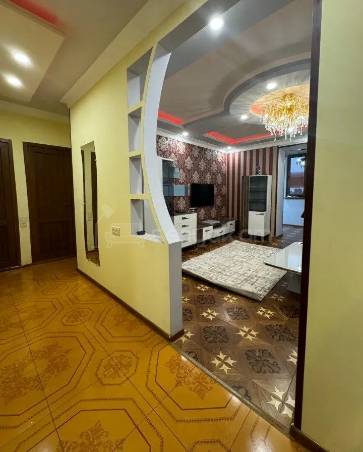 5 Սենյականոց Բնակարան Քարե Շենքում, 127քմ, 4/5 հարկ, Դիզայներական Վերանորոգված, Կահավորված, Արևկող