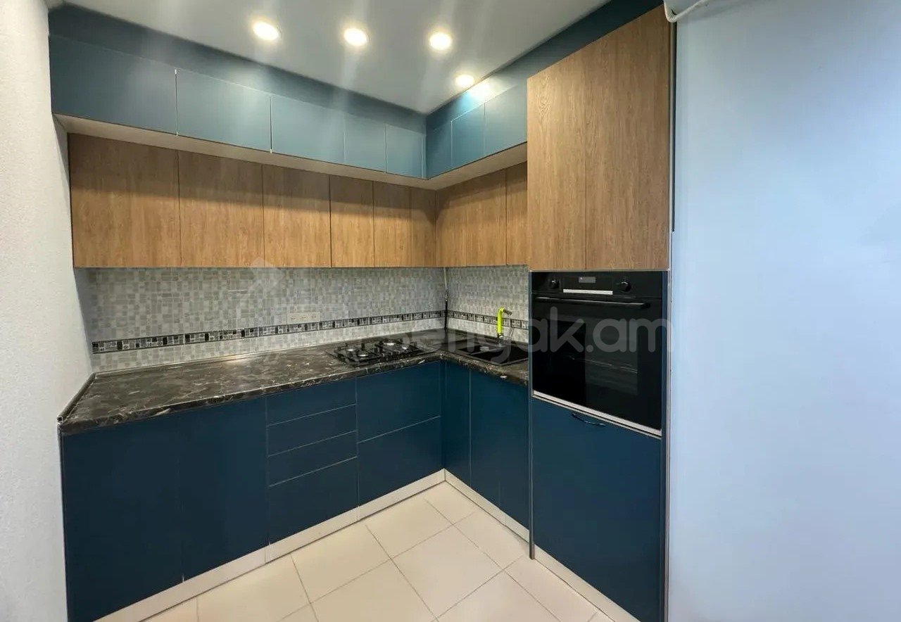 5 Սենյականոց Բնակարան Քարե Շենքում, 127քմ, 4/5 հարկ, Դիզայներական Վերանորոգված, Կահավորված, Արևկող