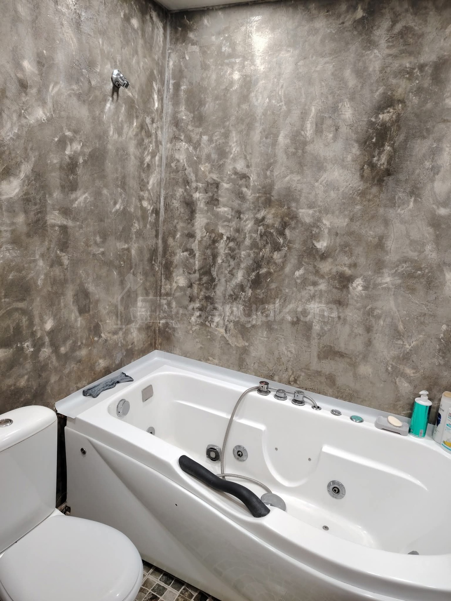 2 Սենյականոց Բնակարան Քարե Շենքում, 40քմ, 5/5 հարկ, Կապիտալ Վերանորոգված