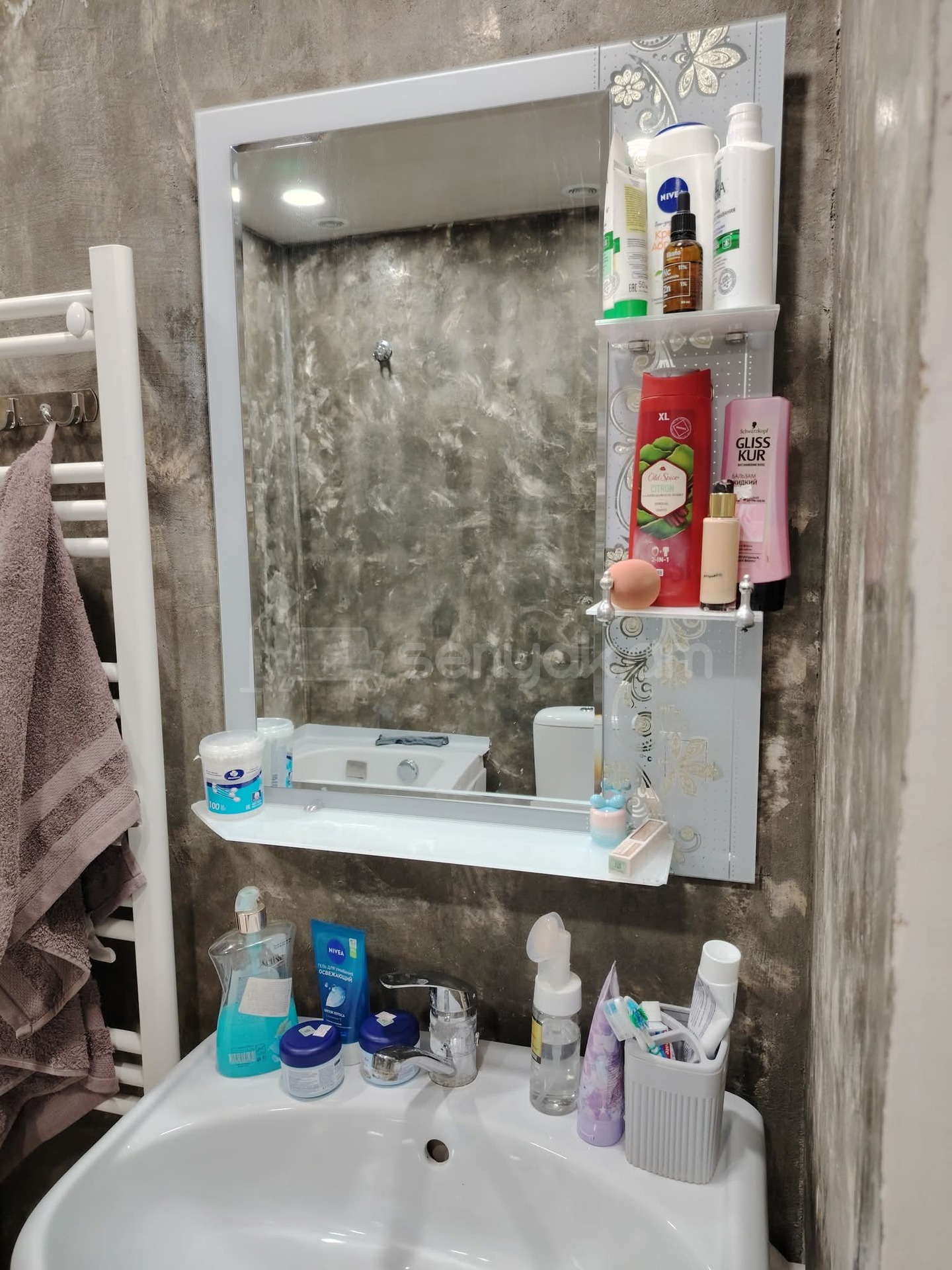 2 Սենյականոց Բնակարան Քարե Շենքում, 40քմ, 5/5 հարկ, Կապիտալ Վերանորոգված