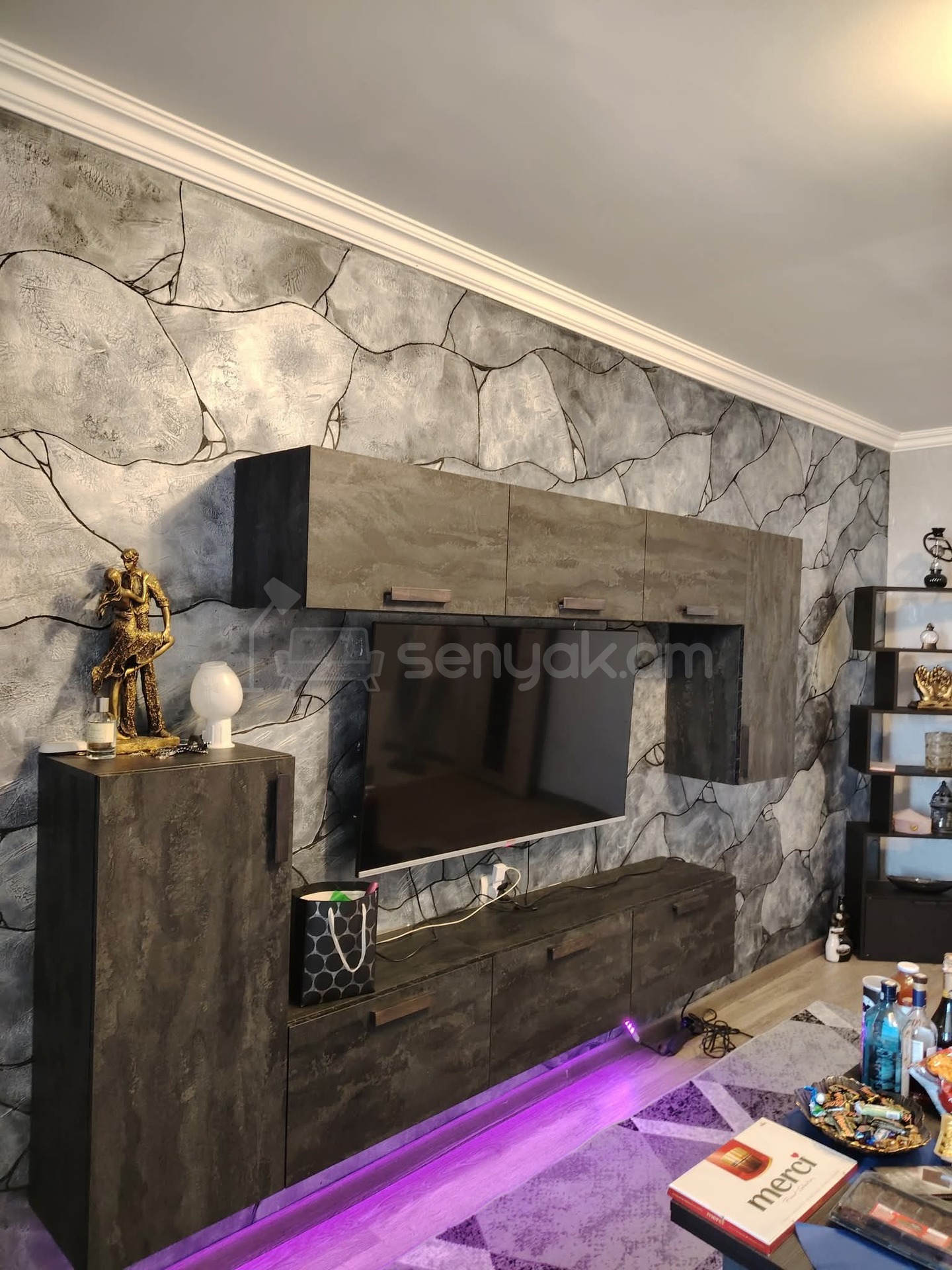 2 Սենյականոց Բնակարան Քարե Շենքում, 40քմ, 5/5 հարկ, Կապիտալ Վերանորոգված