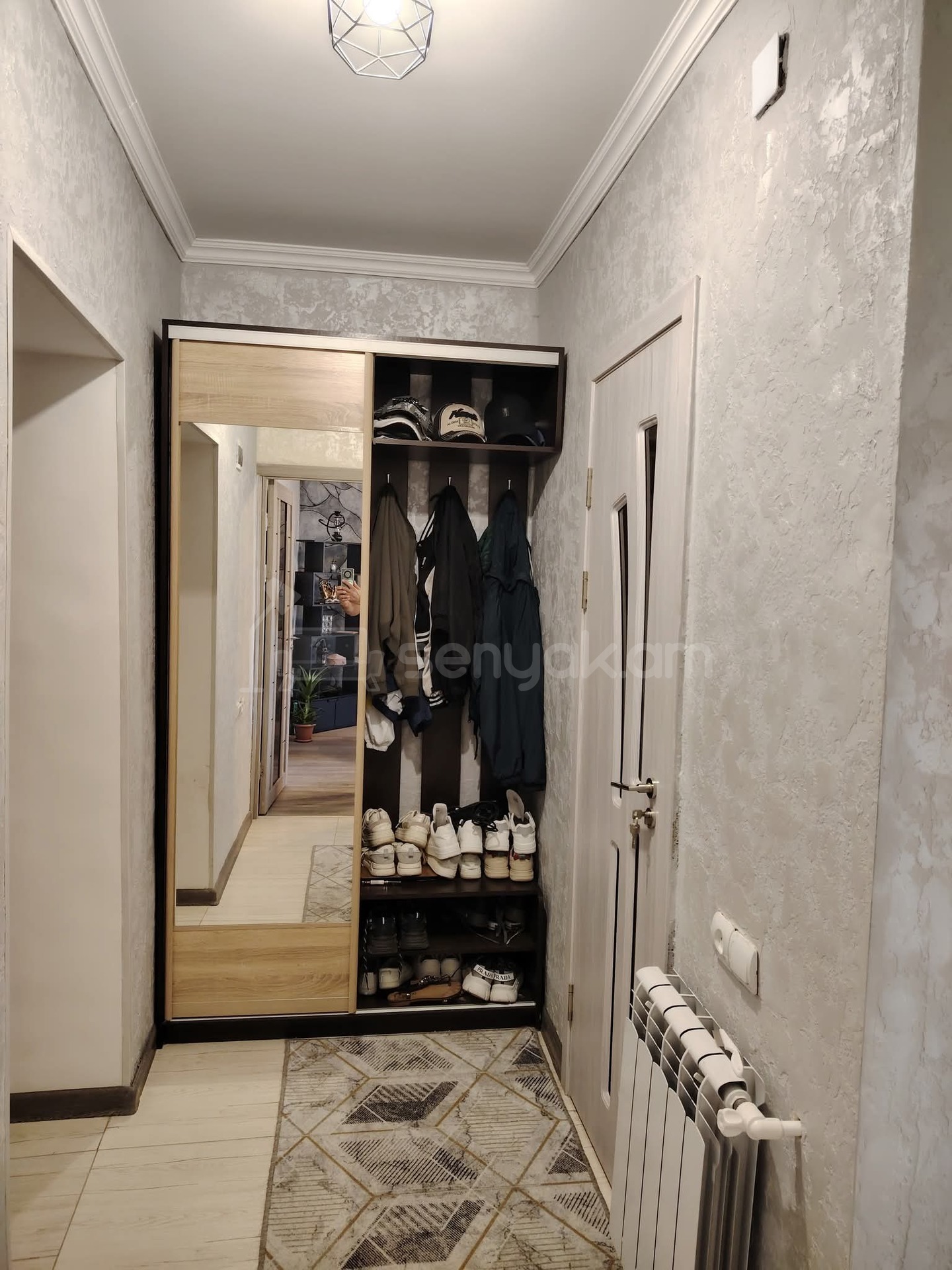 2 Սենյականոց Բնակարան Քարե Շենքում, 40քմ, 5/5 հարկ, Կապիտալ Վերանորոգված