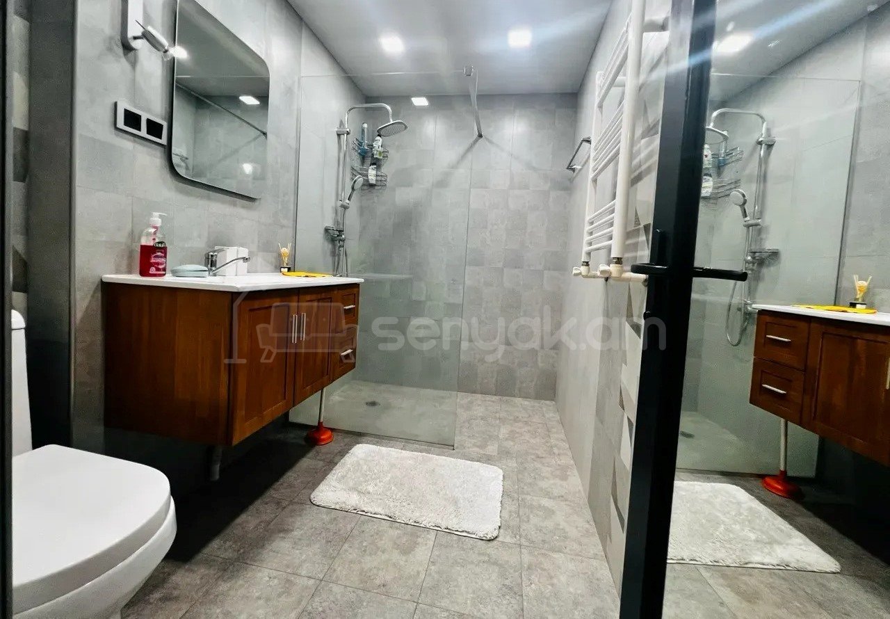 4 Սենյականոց Բնակարան Քարե Շենքում, 75քմ, 9/9 հարկ, Դիզայներական Վերանորոգված, Կահավորված, Արևկող