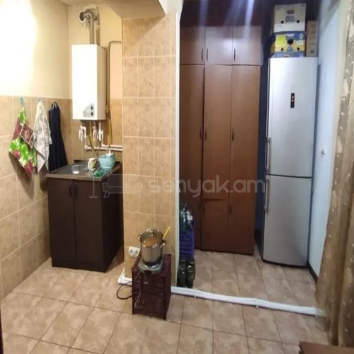 3 Սենյականոց Բնակարան Քարե Շենքում, 72քմ, 4/4 հարկ, Կոսմետիկ Վերանորոգված