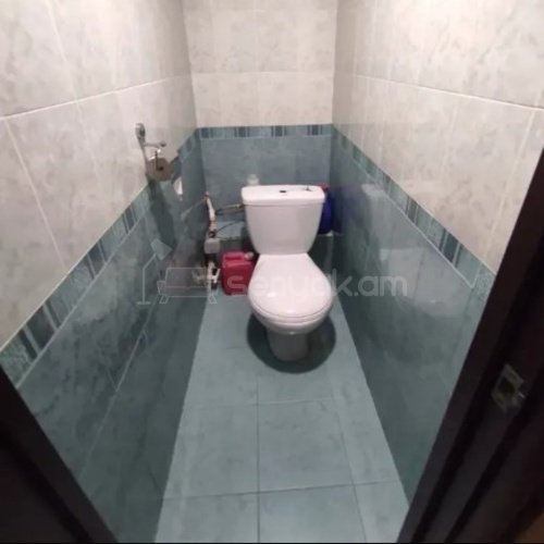 3 Սենյականոց Բնակարան Քարե Շենքում, 72քմ, 4/4 հարկ, Կոսմետիկ Վերանորոգված