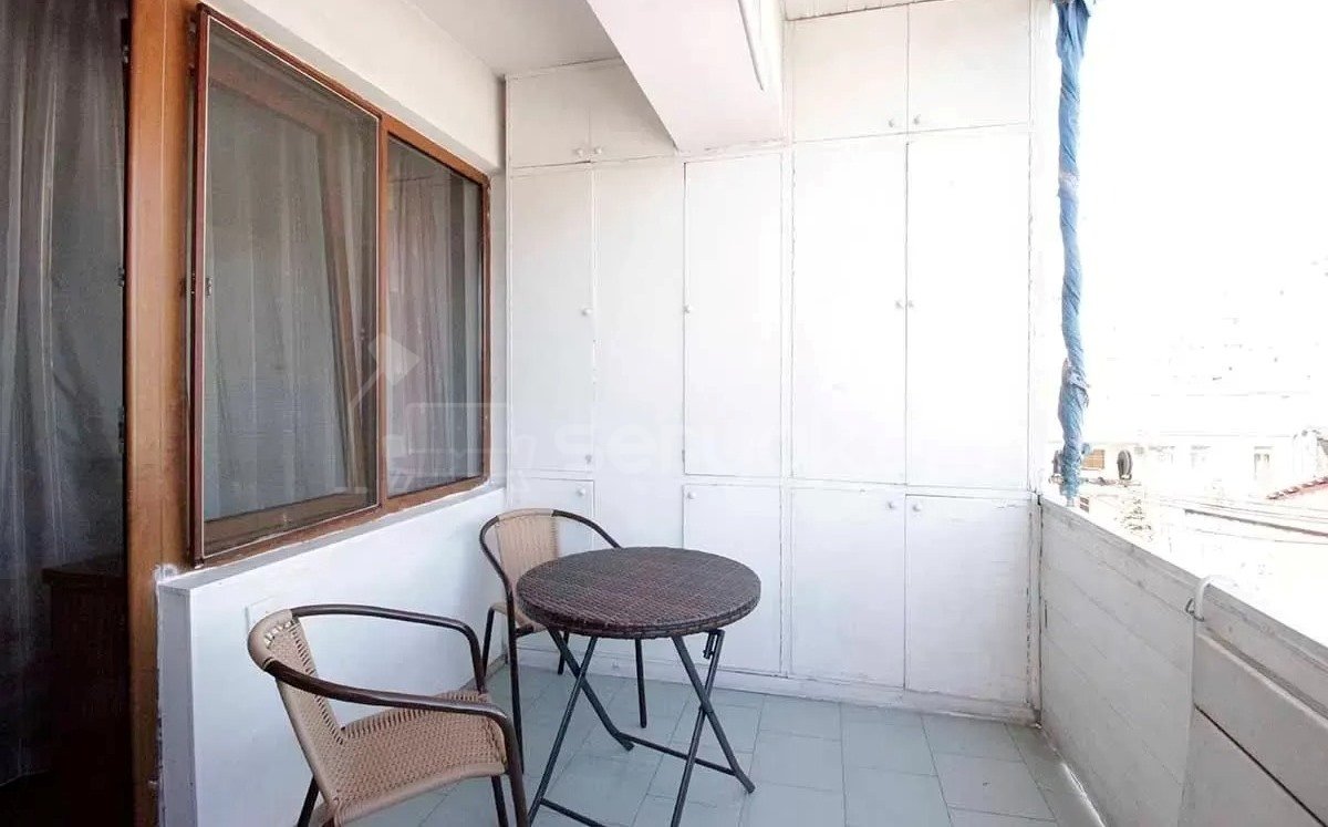 3 Սենյականոց Բնակարան Քարե Շենքում, 96քմ, 5/5 հարկ, Կապիտալ Վերանորոգված