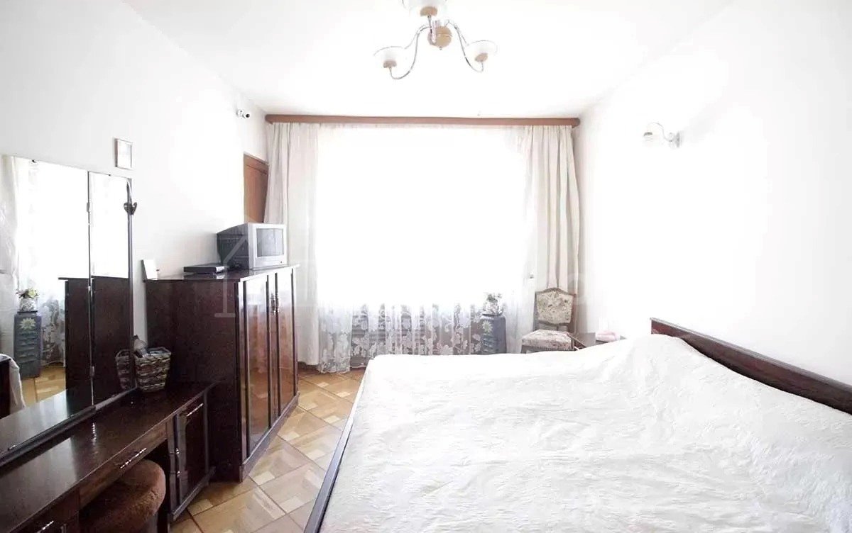 3 Սենյականոց Բնակարան Քարե Շենքում, 96քմ, 5/5 հարկ, Կապիտալ Վերանորոգված