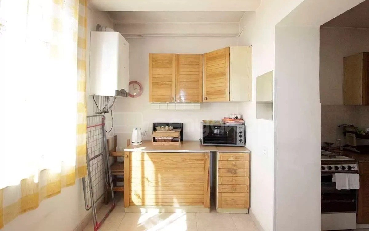 3 Սենյականոց Բնակարան Քարե Շենքում, 96քմ, 5/5 հարկ, Կապիտալ Վերանորոգված