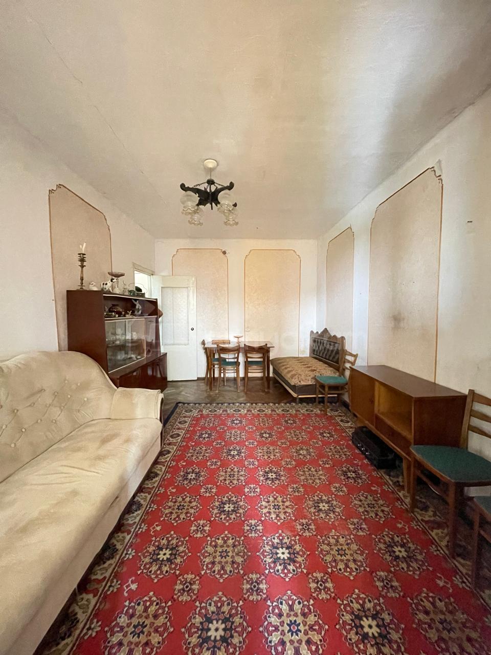 1 Սենյականոց Բնակարան Քարե Շենքում, 38քմ, 4/5 հարկ, Պետական Վիճակում
