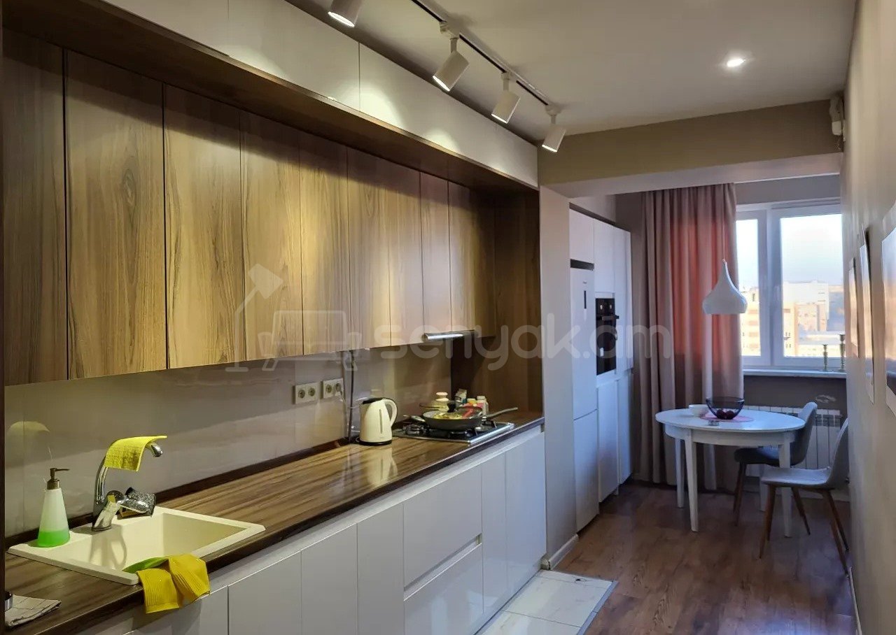 3 Սենյականոց Բնակարան, 98քմ, 16/16 հարկ, Կապիտալ Վերանորոգված