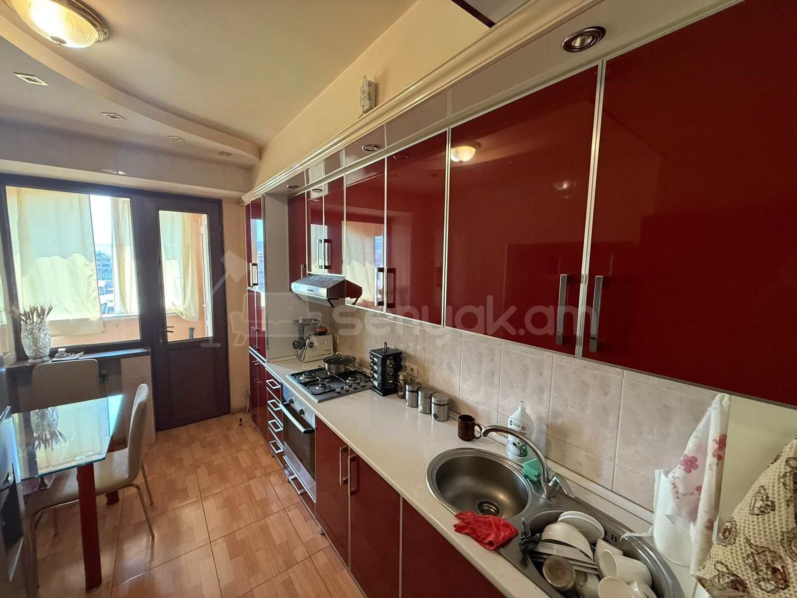 3 Սենյականոց Բնակարան, 105քմ, 11/16 հարկ, Կապիտալ Վերանորոգված, Կահավորված, Արևկող