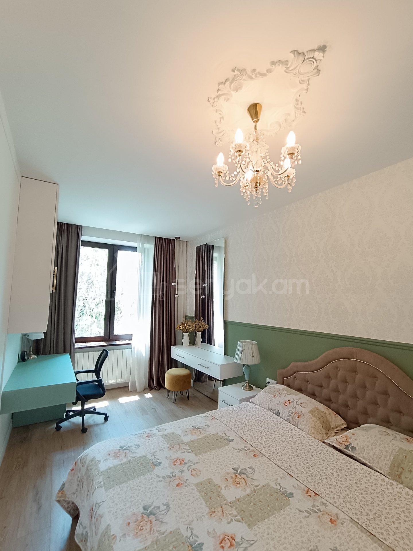 3 Սենյականոց Բնակարան Քարե Շենքում, 77քմ, 2/5 հարկ, Դիզայներական Վերանորոգված