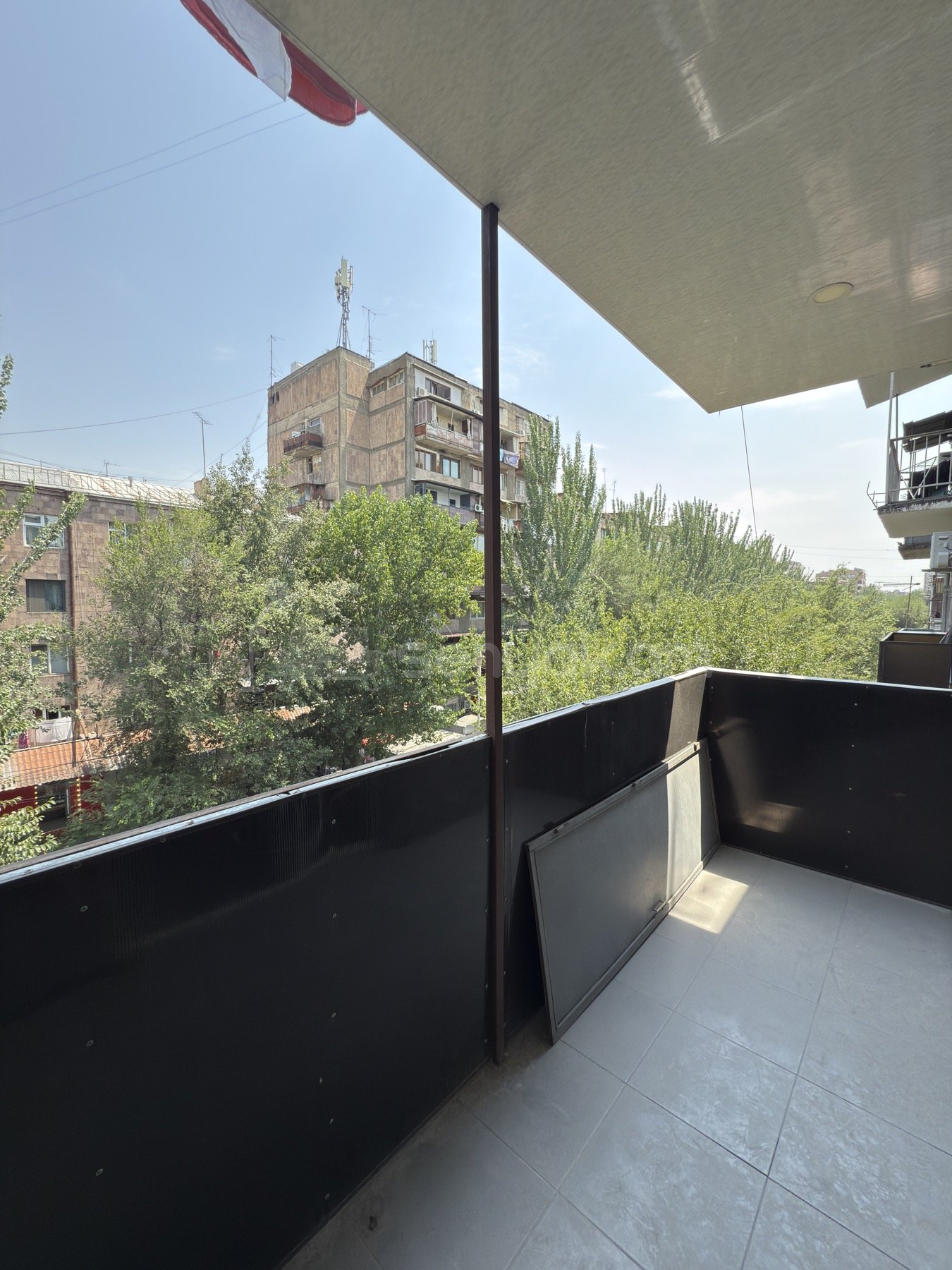 1 Սենյականոց Բնակարան Քարե Շենքում, 63քմ, 3/5 հարկ, Կապիտալ Վերանորոգված