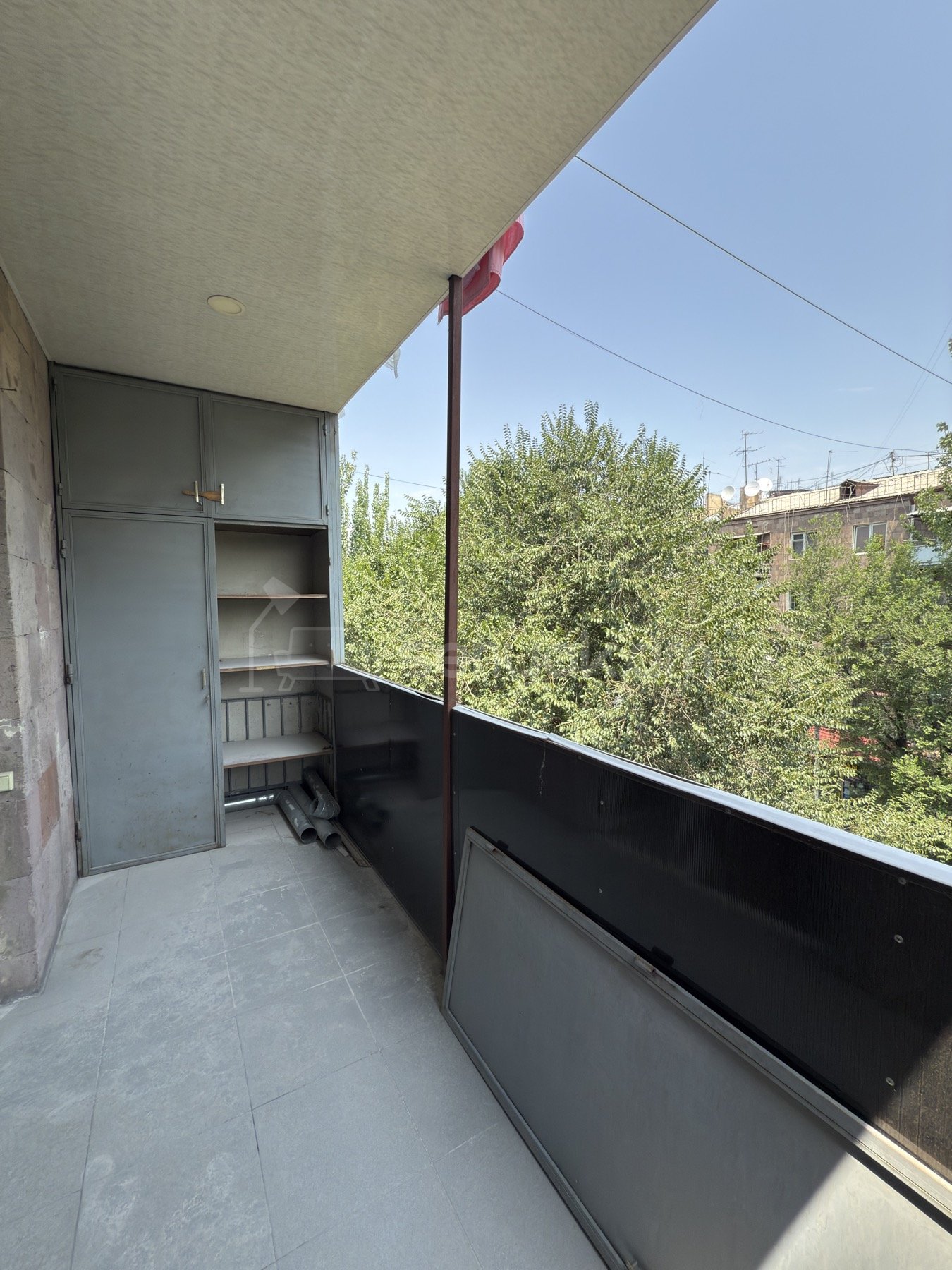 1 Սենյականոց Բնակարան Քարե Շենքում, 63քմ, 3/5 հարկ, Կապիտալ Վերանորոգված